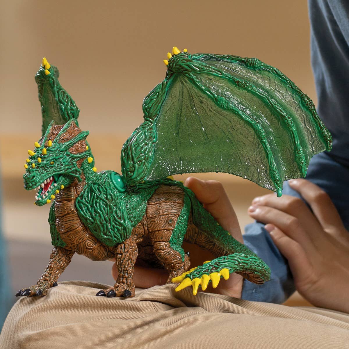 Jungle Dragon with Movable Wings