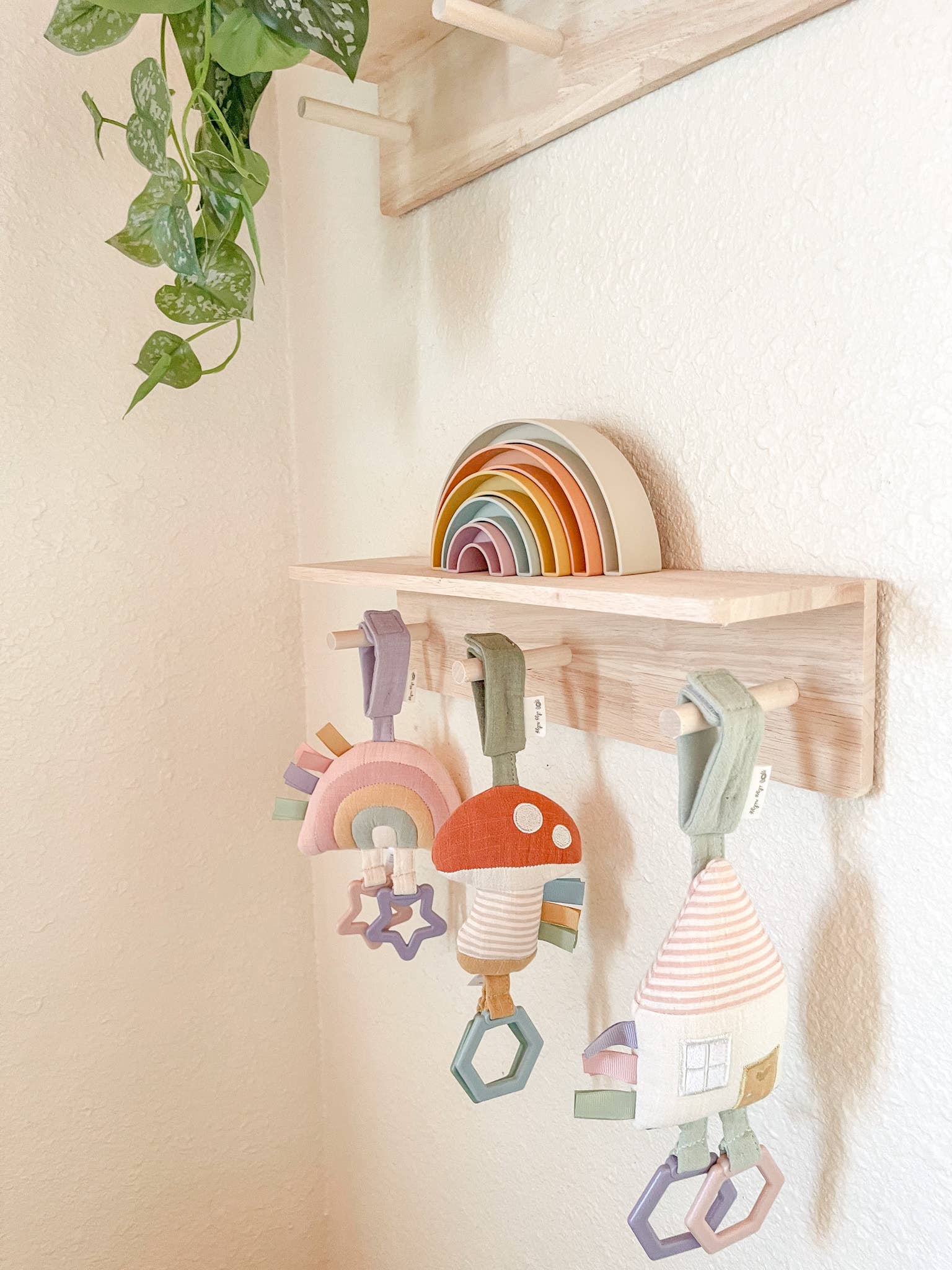 Jingle Attachable Travel Toy