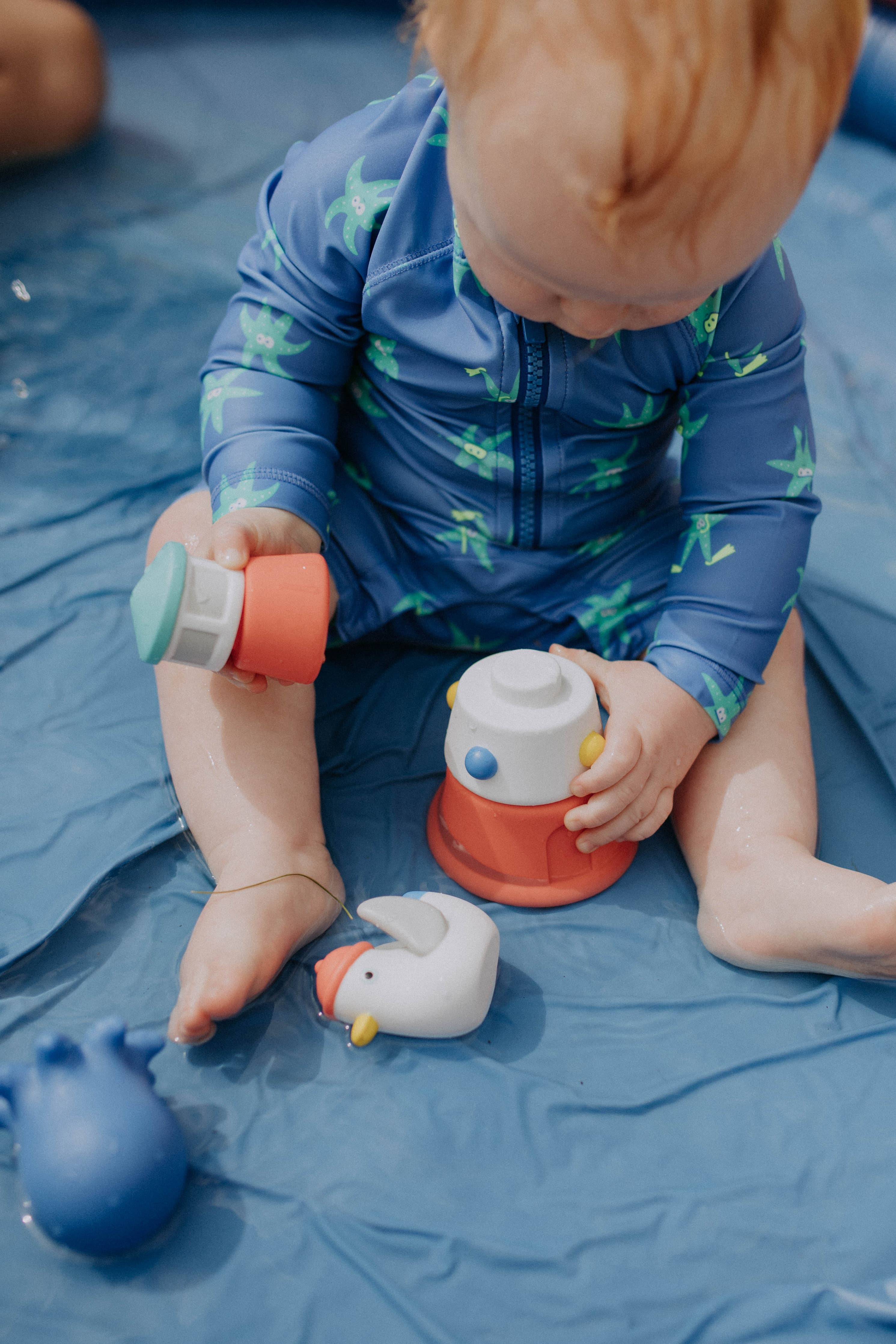 Itzy Stack & Squirt Bath + Water Toy