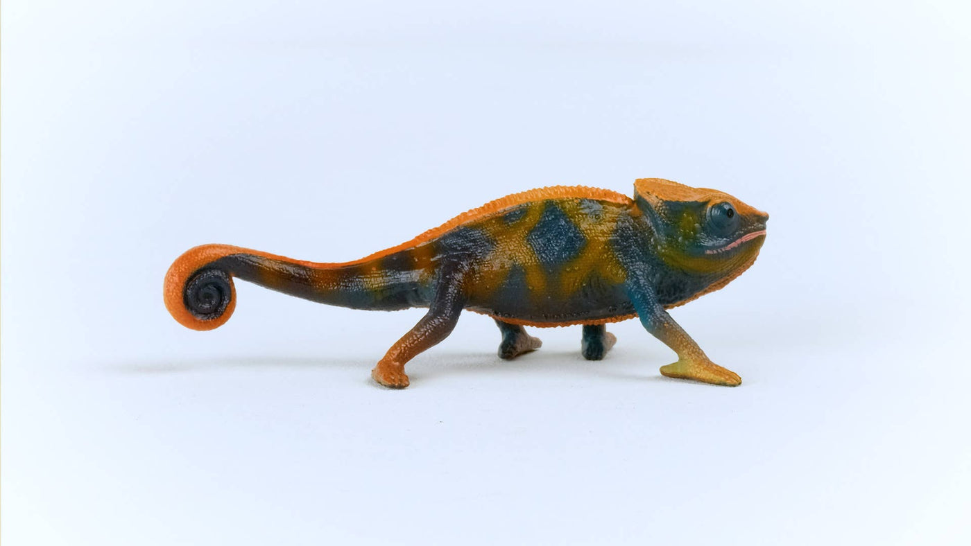 Realistic Color Changing Chameleon