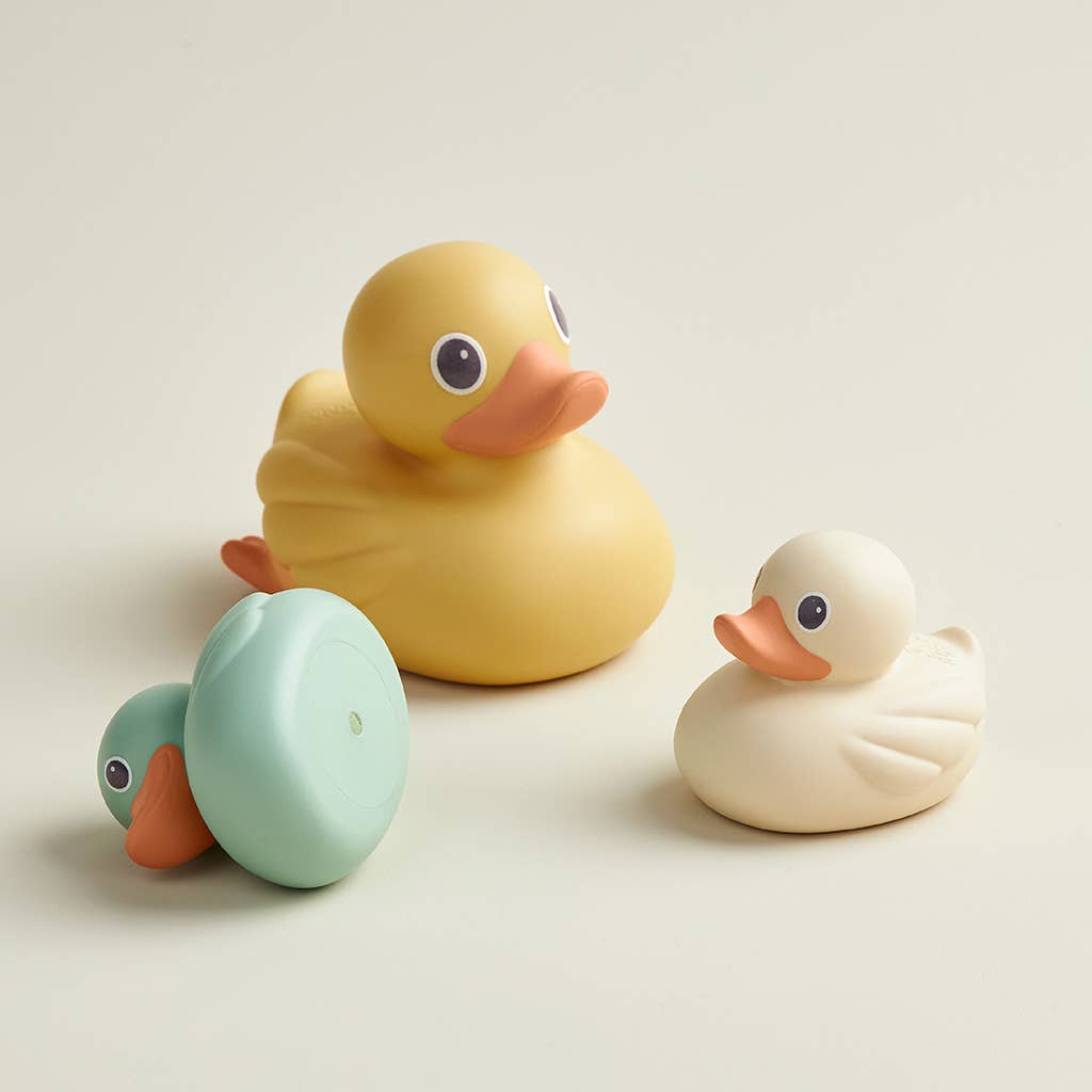 Itzy Ducky  Bath + Water Table Toys