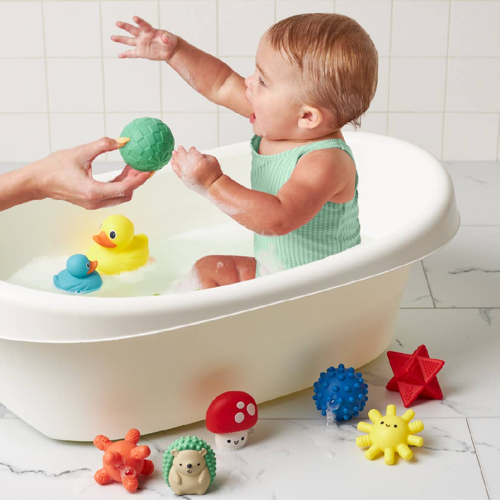 Itzy Splash Bath + Water Toys