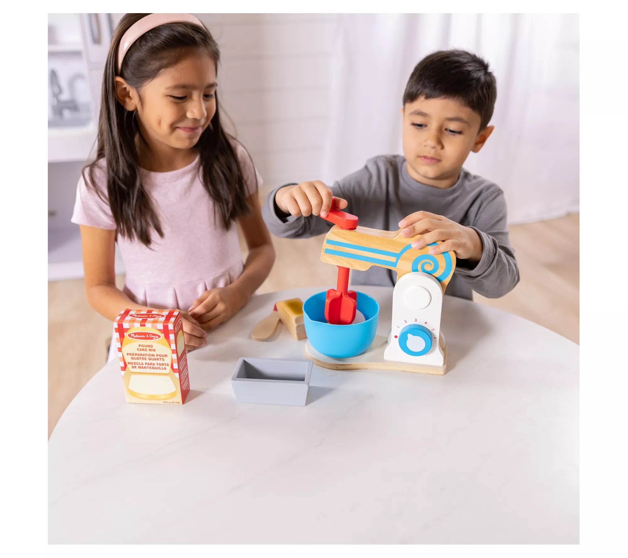 Mel&Doug Play Set - Make-a-Cake Mixer